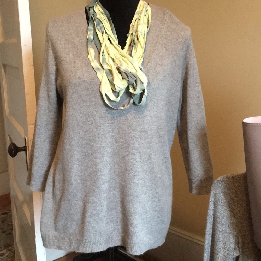 Tesori cashmere V neck sweater